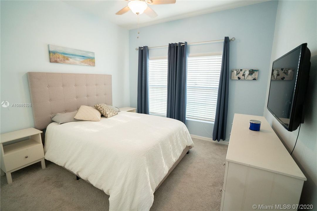 Recently Sold: $295,000 (4 beds, 2 baths, 2013 Square Feet)