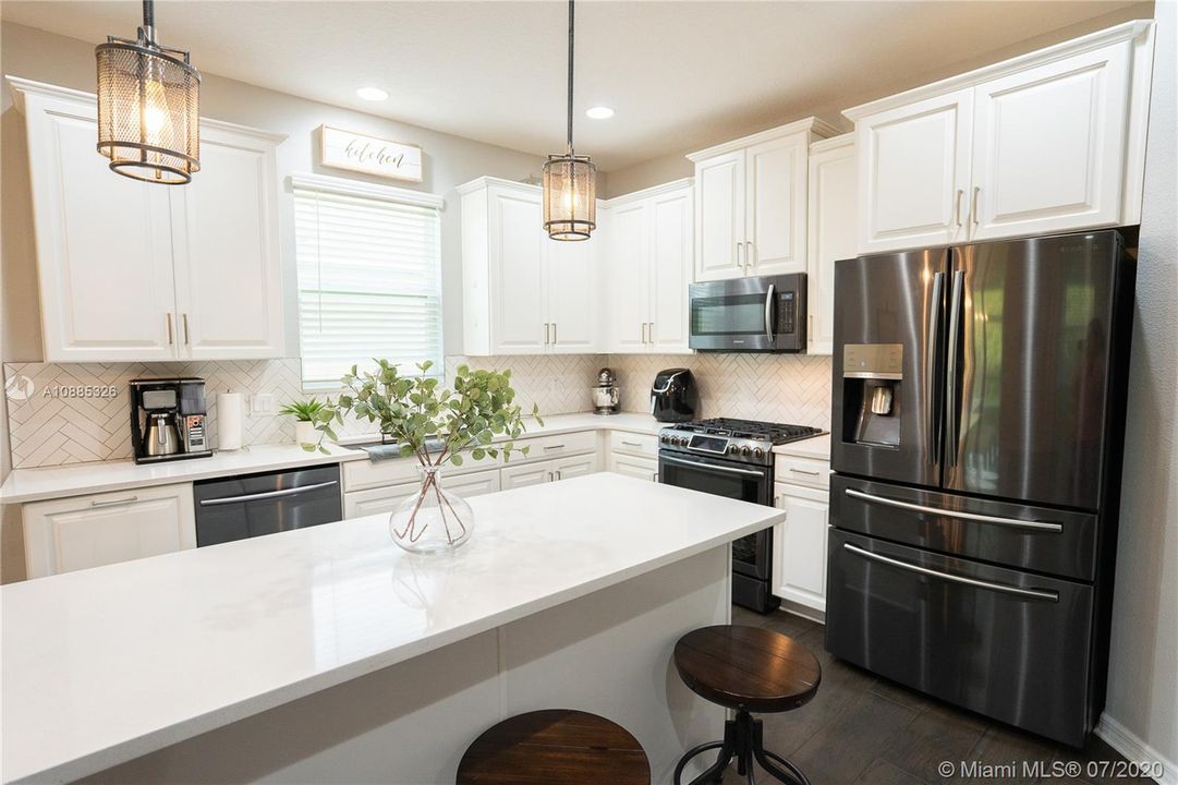 Recently Sold: $295,000 (4 beds, 2 baths, 2013 Square Feet)