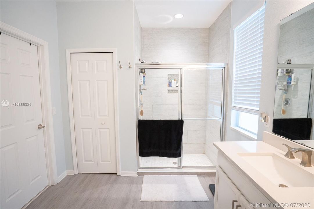 Recently Sold: $295,000 (4 beds, 2 baths, 2013 Square Feet)