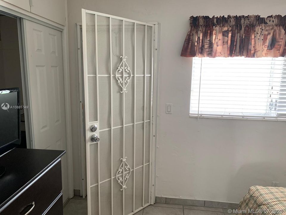 Recently Sold: $70,000 (1 beds, 1 baths, 600 Square Feet)