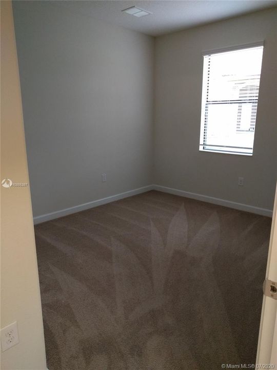 Vendido Recientemente: $199,000 (2 camas, 2 baños, 2025 Pies cuadrados)