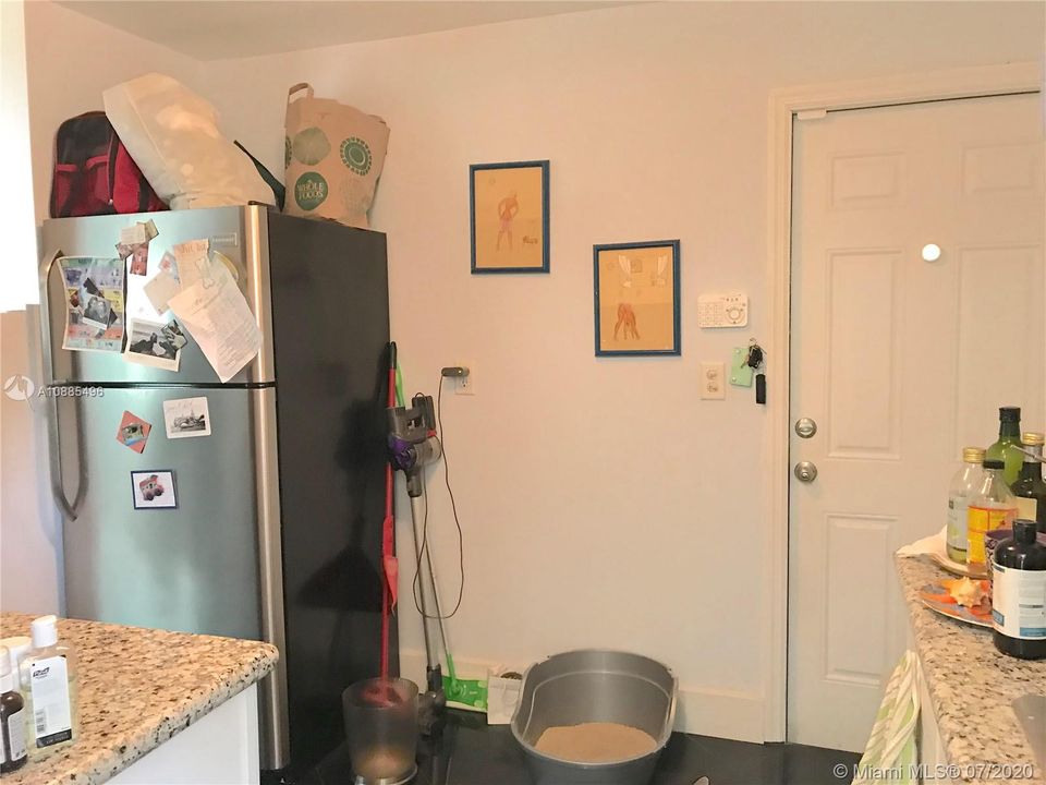 Recently Rented: $1,349 (1 beds, 1 baths, 550 Square Feet)
