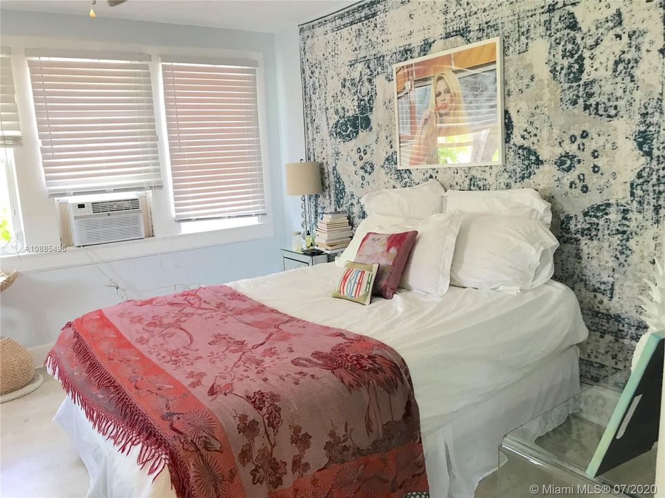 Recently Rented: $1,349 (1 beds, 1 baths, 550 Square Feet)