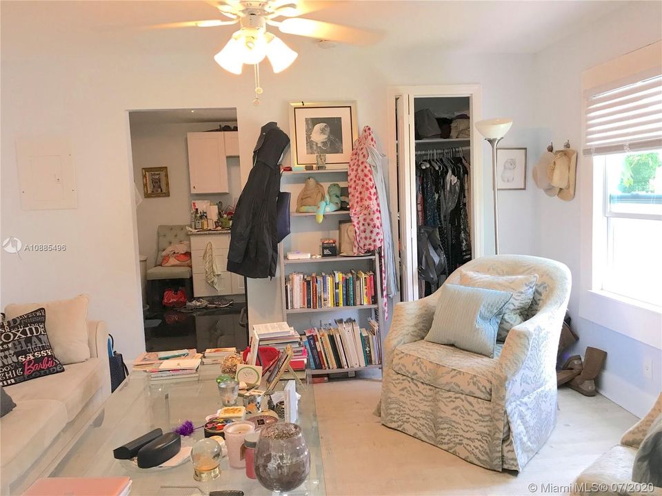 Recently Rented: $1,349 (1 beds, 1 baths, 550 Square Feet)