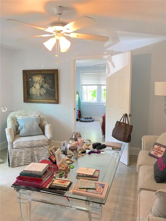 Recently Rented: $1,349 (1 beds, 1 baths, 550 Square Feet)