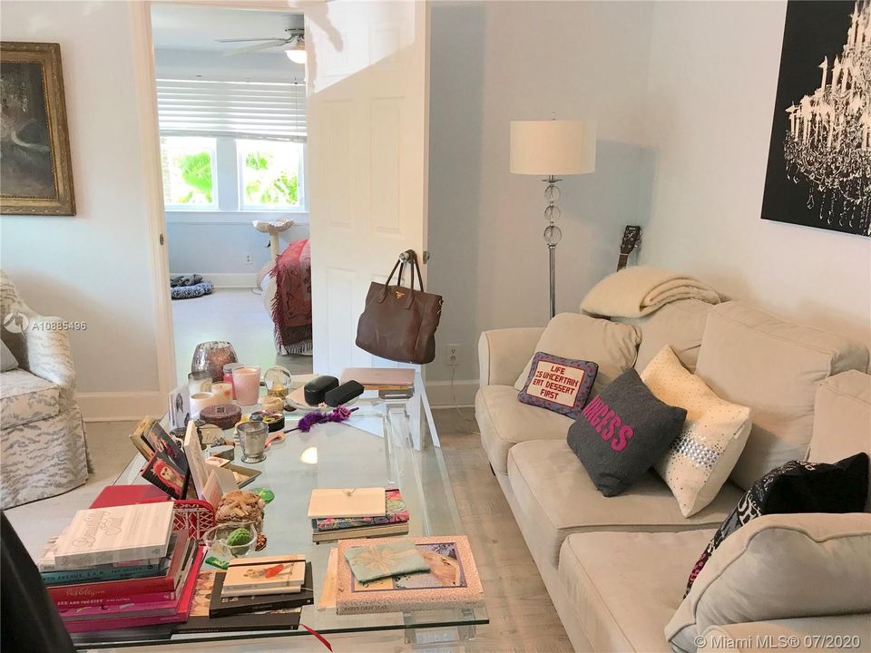 Recently Rented: $1,349 (1 beds, 1 baths, 550 Square Feet)