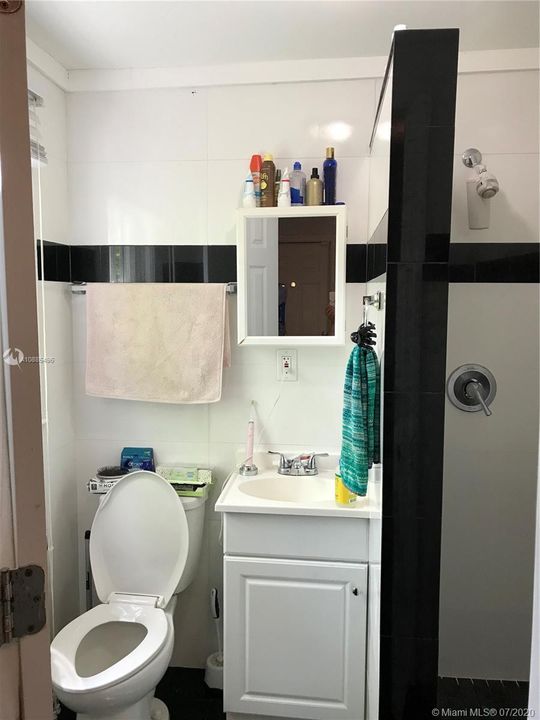Recently Rented: $1,349 (1 beds, 1 baths, 550 Square Feet)