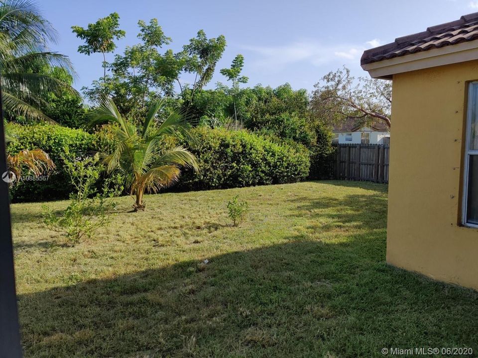 Recently Rented: $2,100 (3 beds, 2 baths, 1765 Square Feet)