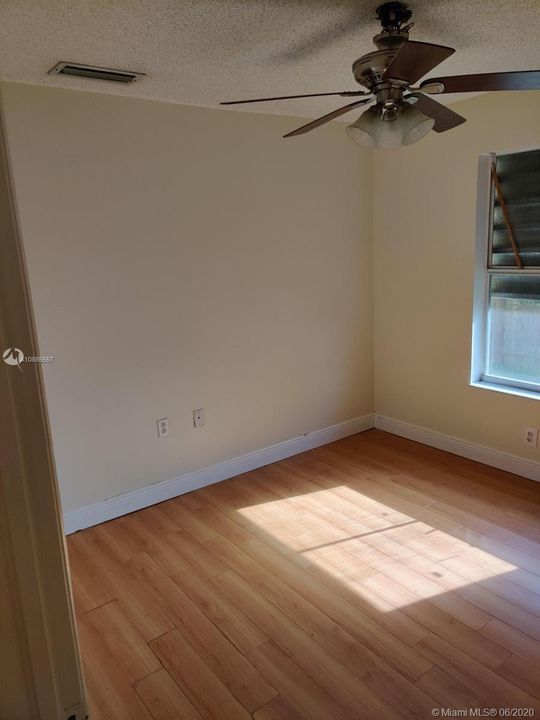 Recently Rented: $2,100 (3 beds, 2 baths, 1765 Square Feet)