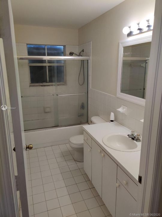 Recently Rented: $2,100 (3 beds, 2 baths, 1765 Square Feet)