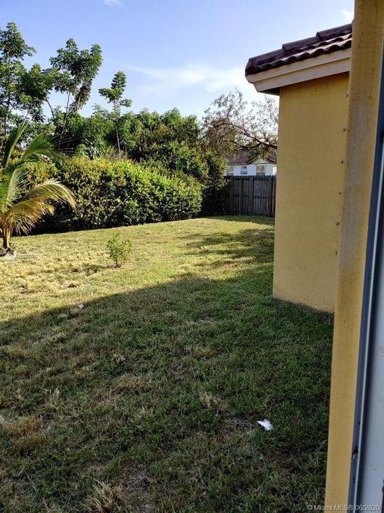 Recently Rented: $2,100 (3 beds, 2 baths, 1765 Square Feet)