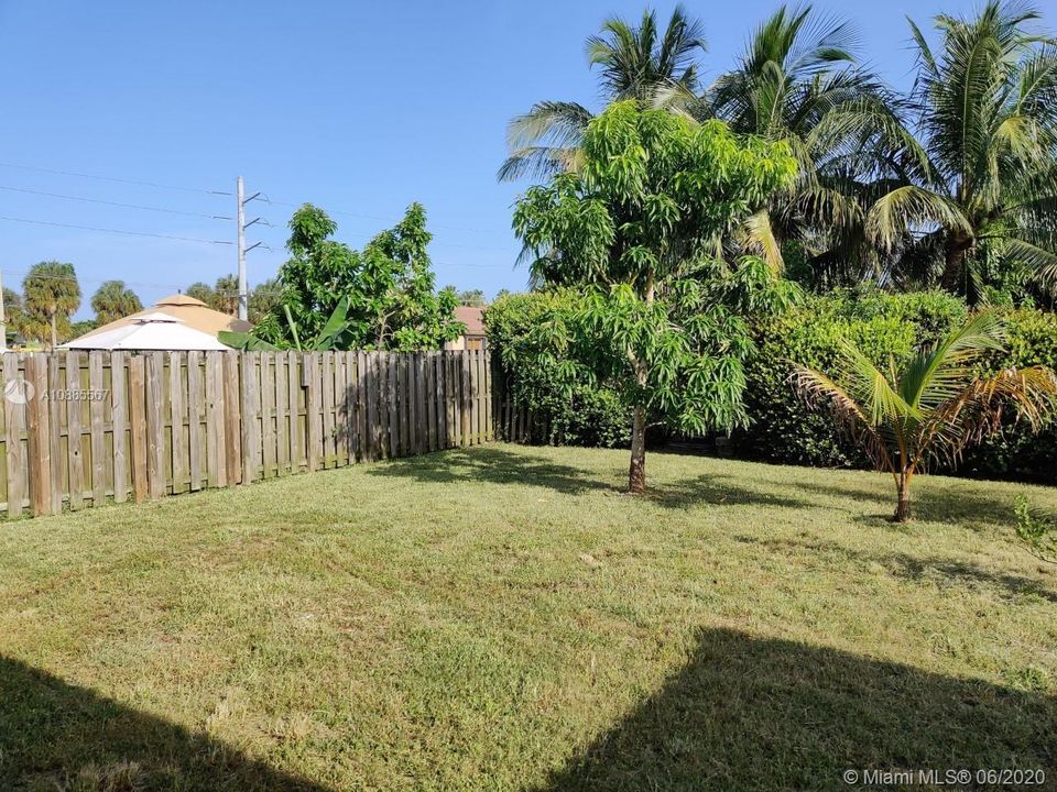 Recently Rented: $2,100 (3 beds, 2 baths, 1765 Square Feet)