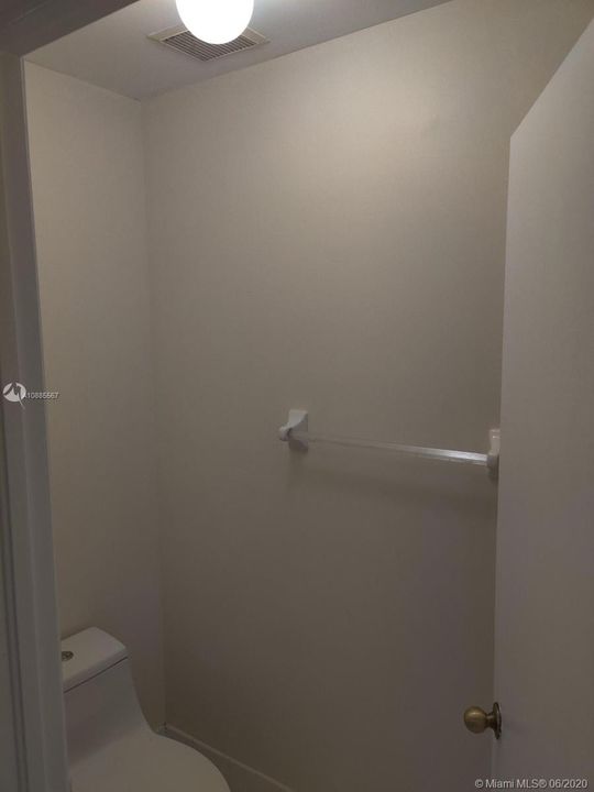Recently Rented: $2,100 (3 beds, 2 baths, 1765 Square Feet)