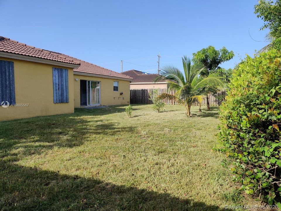 Recently Rented: $2,100 (3 beds, 2 baths, 1765 Square Feet)