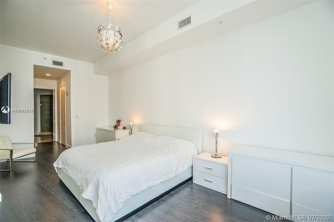 Recently Rented: $3,500 (1 beds, 1 baths, 1149 Square Feet)