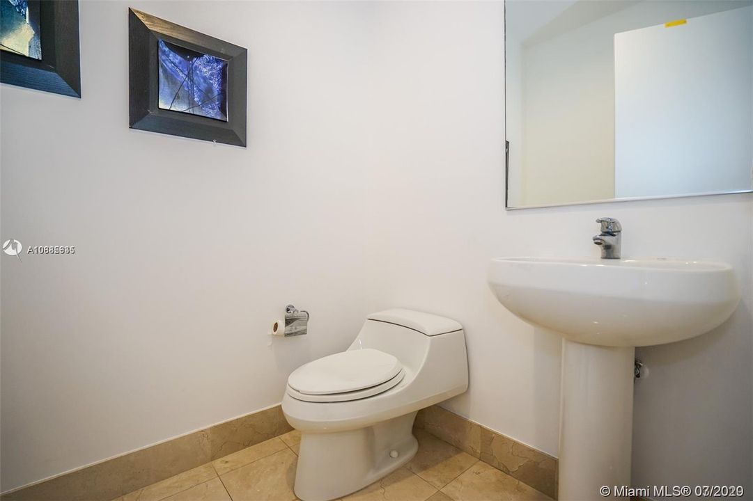最近租的: $3,500 (1 贝兹, 1 浴室, 1149 平方英尺)