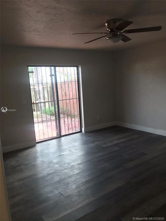 Recently Rented: $1,100 (1 beds, 1 baths, 920 Square Feet)