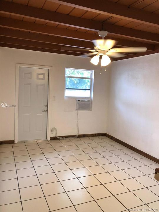 Recently Rented: $1,150 (1 beds, 1 baths, 0 Square Feet)