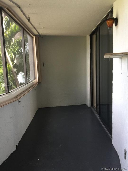 Recently Sold: $139,500 (1 beds, 1 baths, 895 Square Feet)