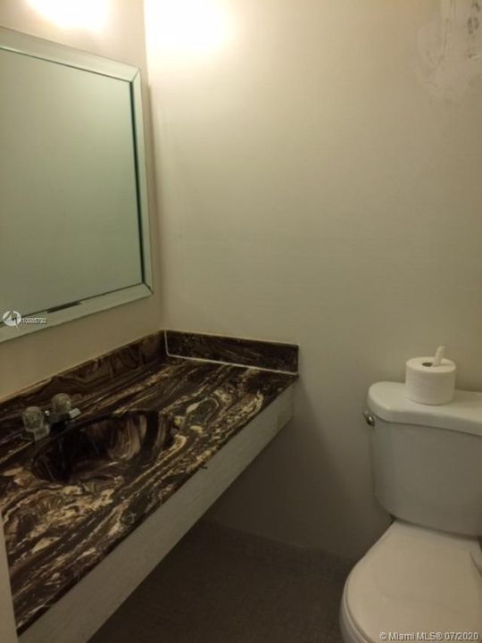 Recently Sold: $139,500 (1 beds, 1 baths, 895 Square Feet)