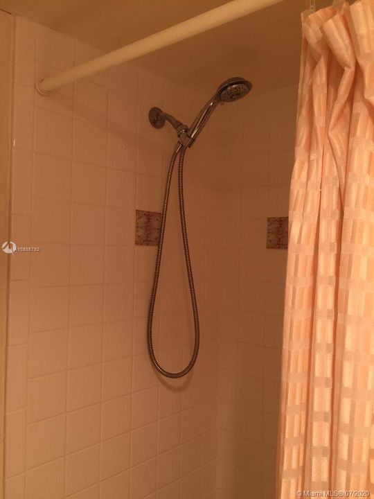 Recently Sold: $139,500 (1 beds, 1 baths, 895 Square Feet)