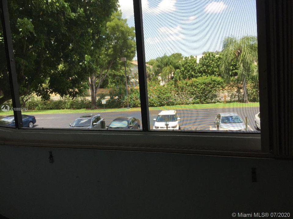 Recently Sold: $139,500 (1 beds, 1 baths, 895 Square Feet)