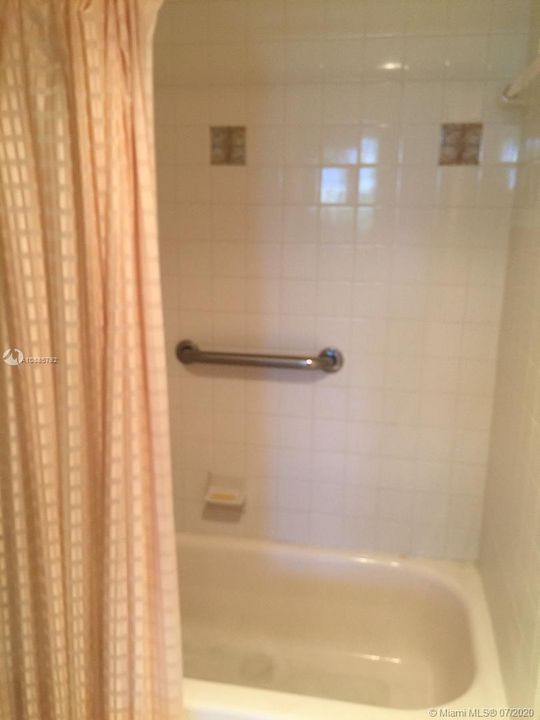 Recently Sold: $139,500 (1 beds, 1 baths, 895 Square Feet)