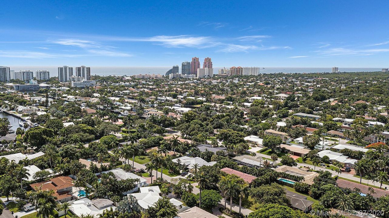 Recently Sold: $1,299,000 (4 beds, 3 baths, 2330 Square Feet)