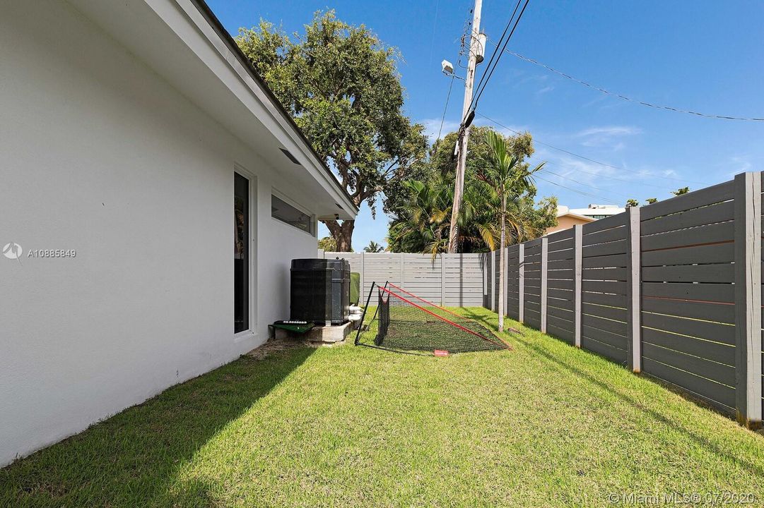 Recently Sold: $1,299,000 (4 beds, 3 baths, 2330 Square Feet)