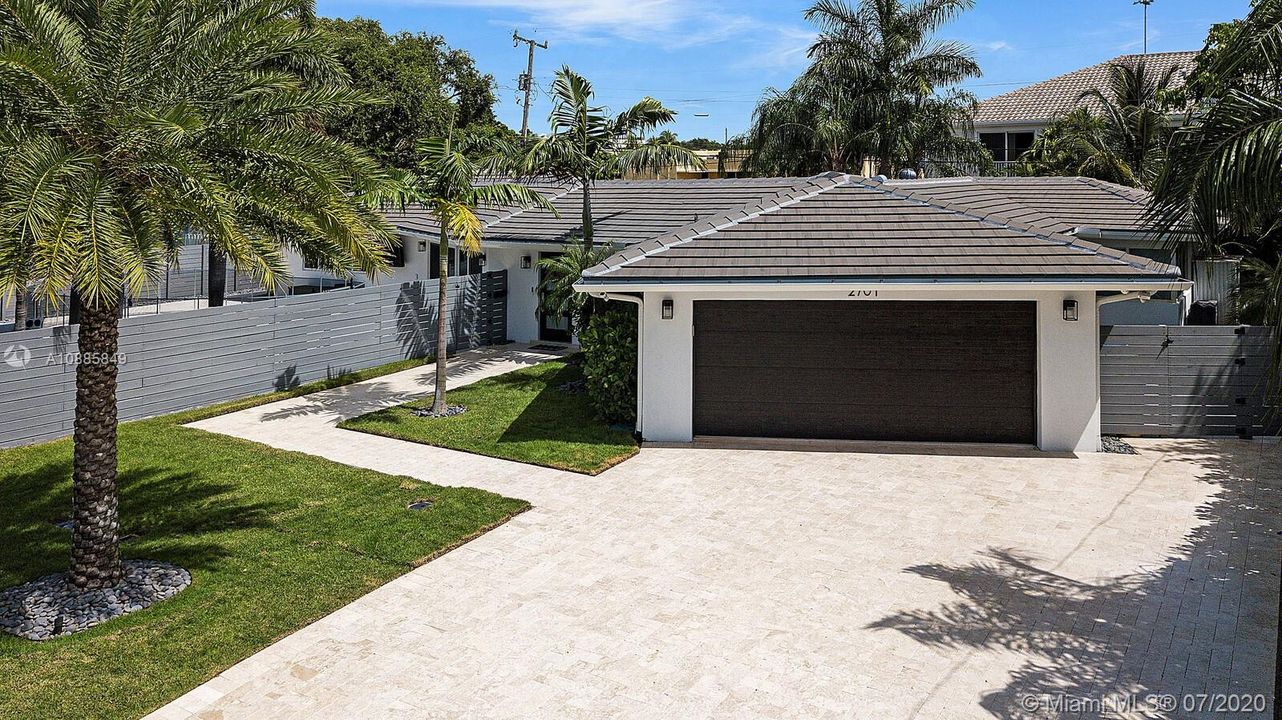 Recently Sold: $1,299,000 (4 beds, 3 baths, 2330 Square Feet)