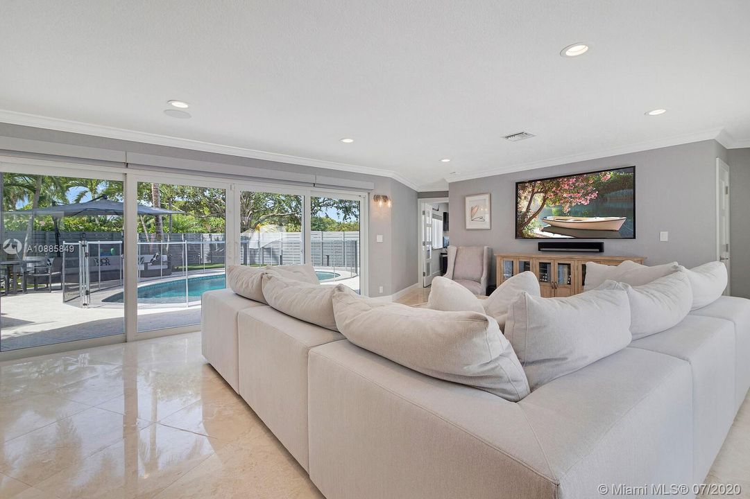 Recently Sold: $1,299,000 (4 beds, 3 baths, 2330 Square Feet)