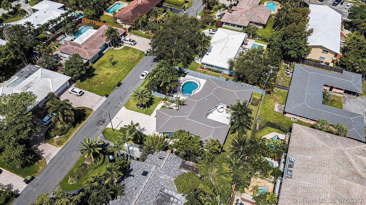Recently Sold: $1,299,000 (4 beds, 3 baths, 2330 Square Feet)