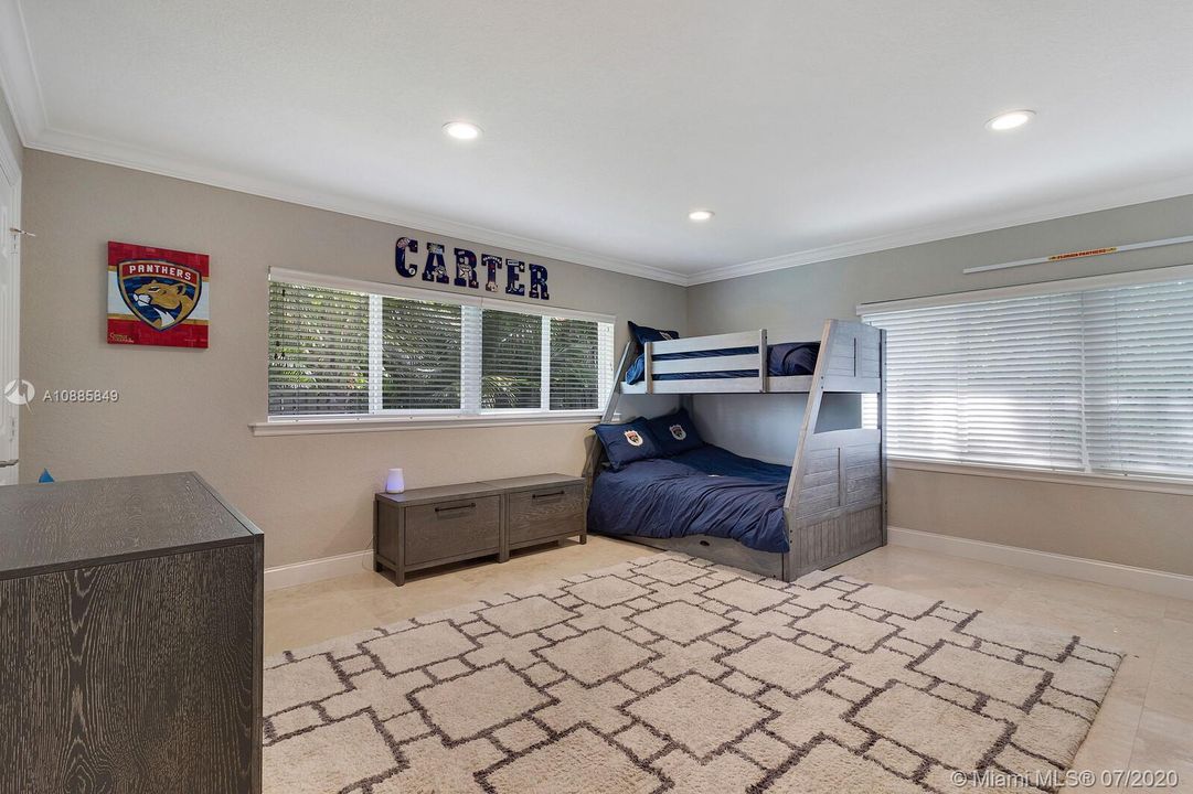 Recently Sold: $1,299,000 (4 beds, 3 baths, 2330 Square Feet)