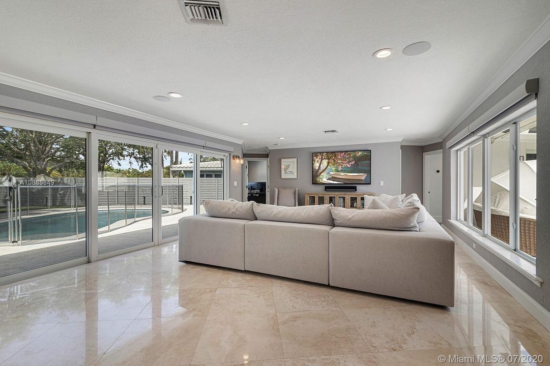 Recently Sold: $1,299,000 (4 beds, 3 baths, 2330 Square Feet)