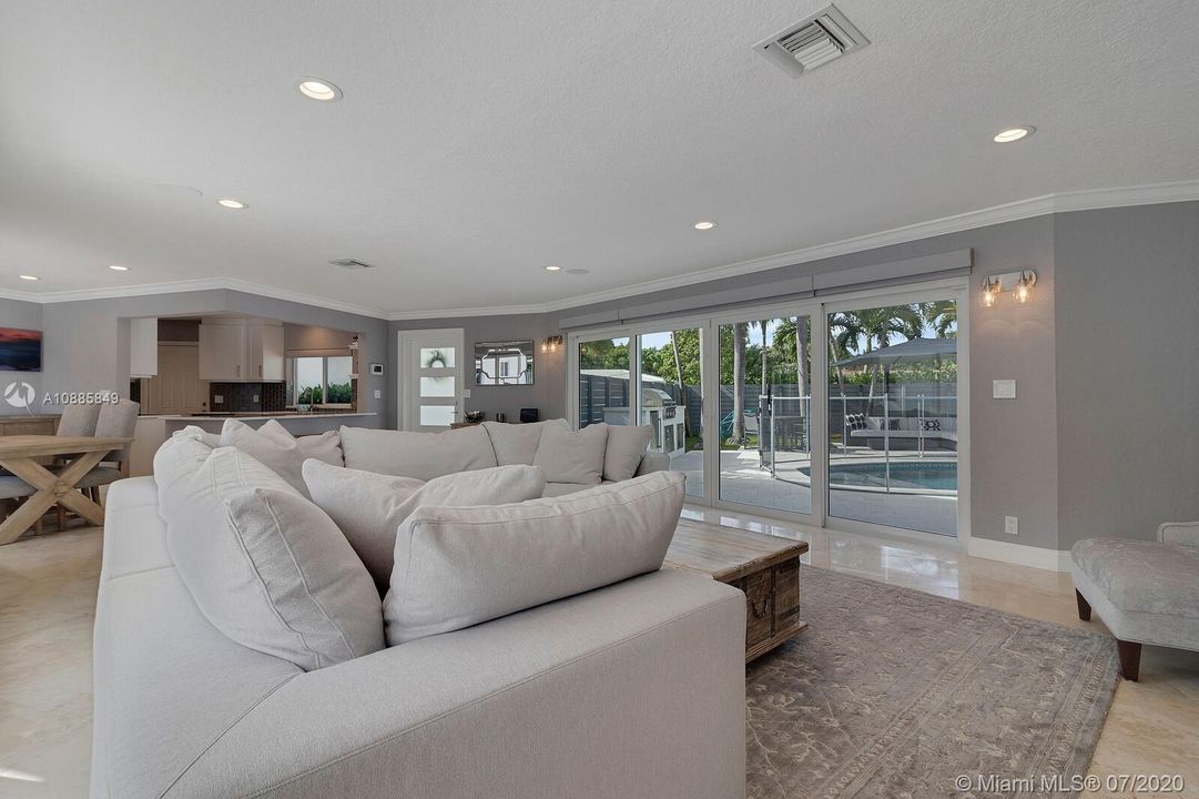 Recently Sold: $1,299,000 (4 beds, 3 baths, 2330 Square Feet)