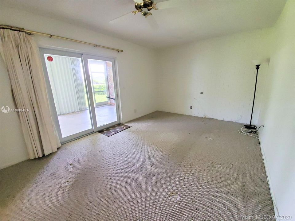 Недавно продано: $365,000 (3 спален, 2 ванн, 1648 Квадратных фут)