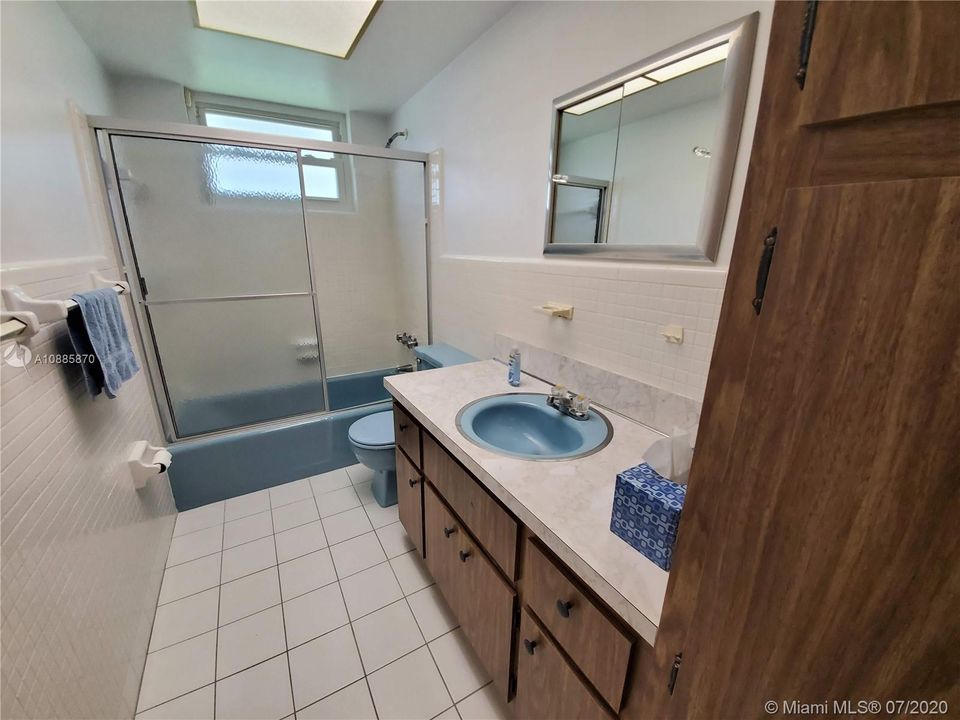 Недавно продано: $365,000 (3 спален, 2 ванн, 1648 Квадратных фут)
