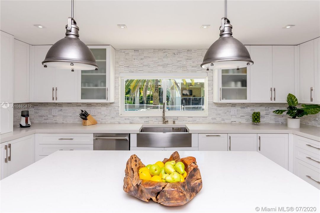 Recently Rented: $14,500 (6 beds, 6 baths, 3868 Square Feet)