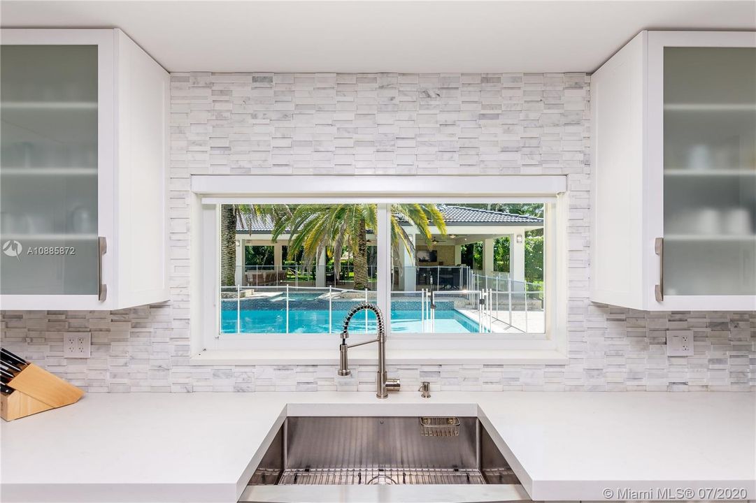 Recently Rented: $14,500 (6 beds, 6 baths, 3868 Square Feet)