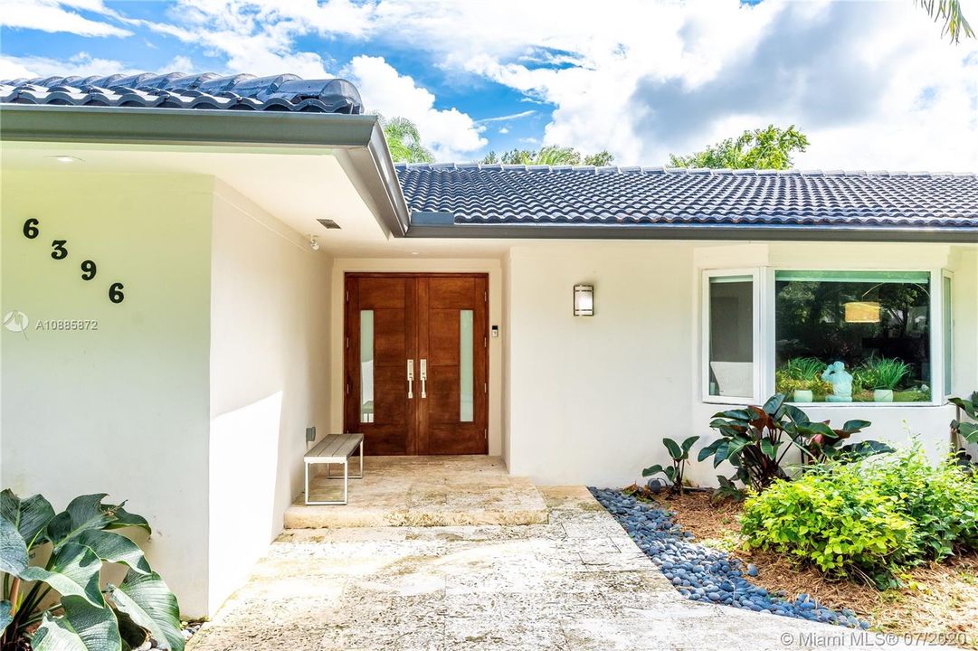 Recently Rented: $14,500 (6 beds, 6 baths, 3868 Square Feet)
