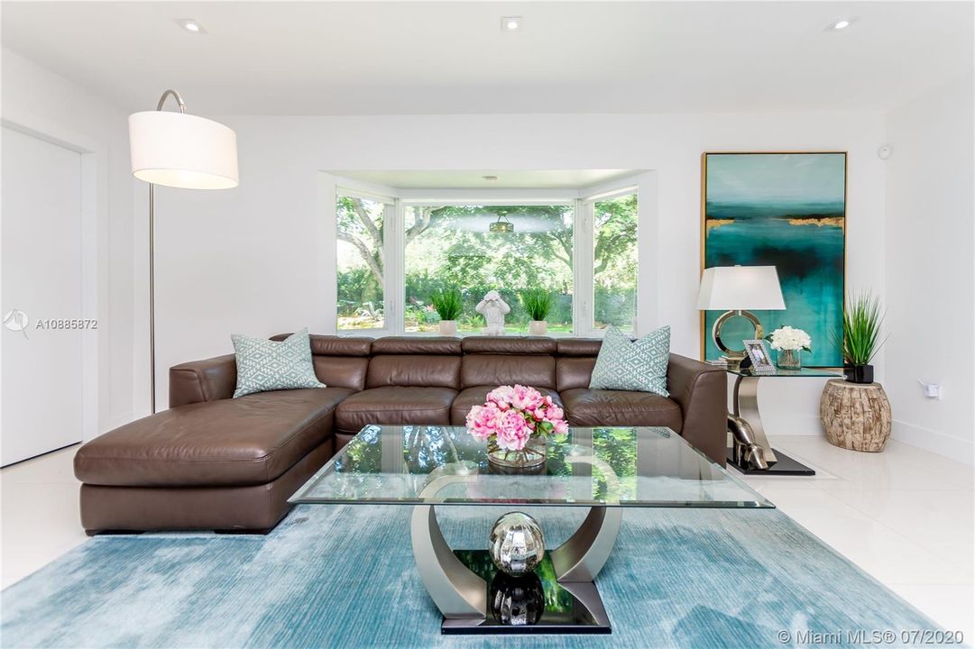 Recently Rented: $14,500 (6 beds, 6 baths, 3868 Square Feet)