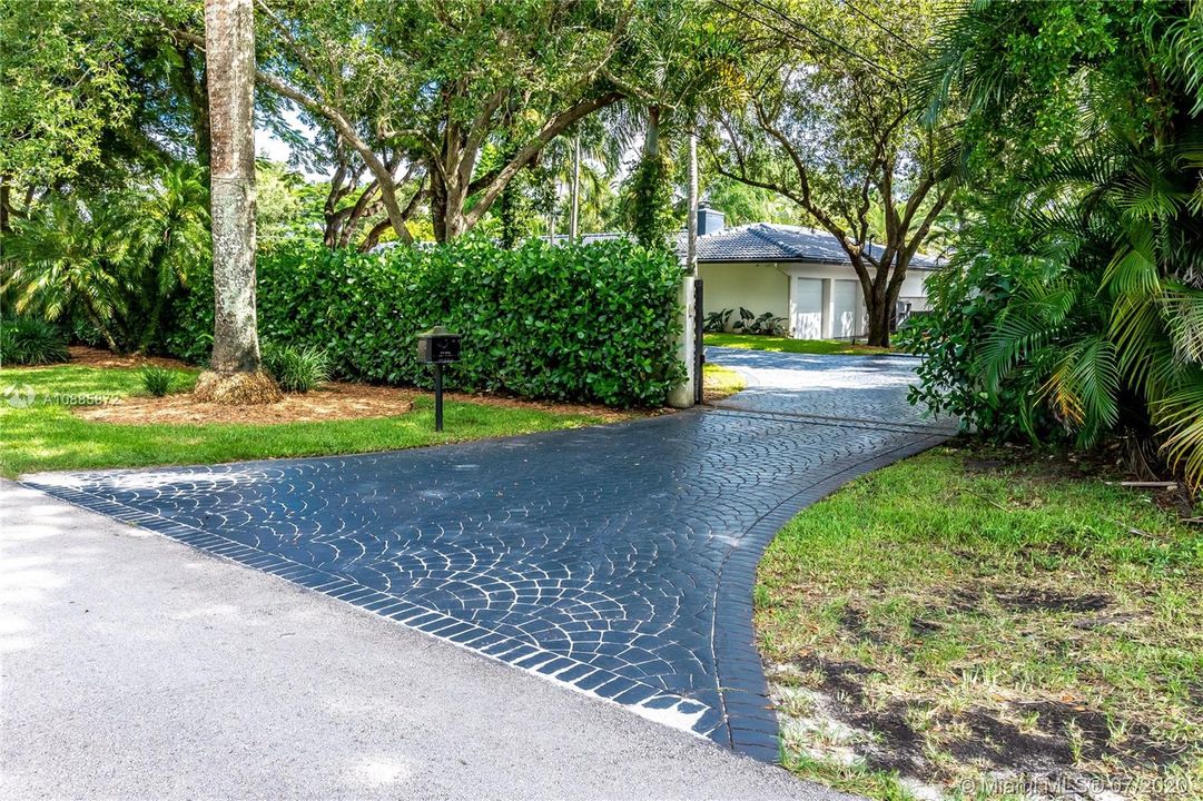 Recently Rented: $14,500 (6 beds, 6 baths, 3868 Square Feet)