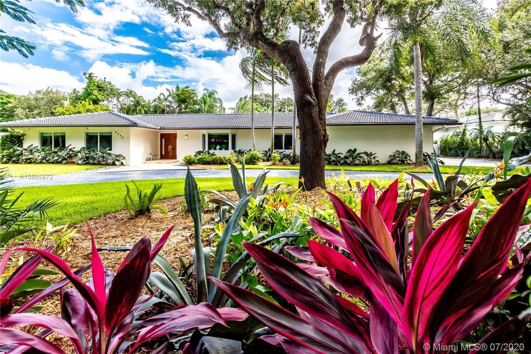 Recently Rented: $14,500 (6 beds, 6 baths, 3868 Square Feet)
