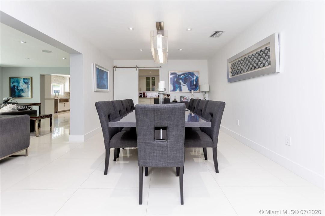 Recently Rented: $14,500 (6 beds, 6 baths, 3868 Square Feet)