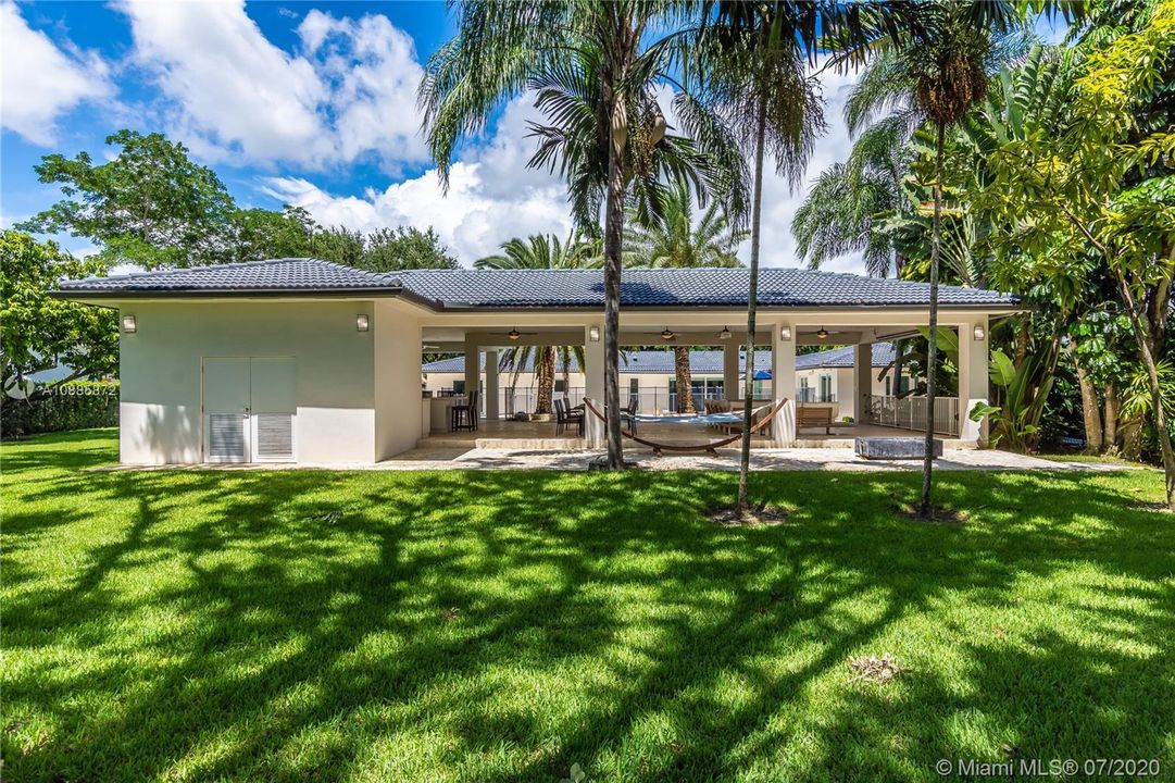 Recently Rented: $14,500 (6 beds, 6 baths, 3868 Square Feet)