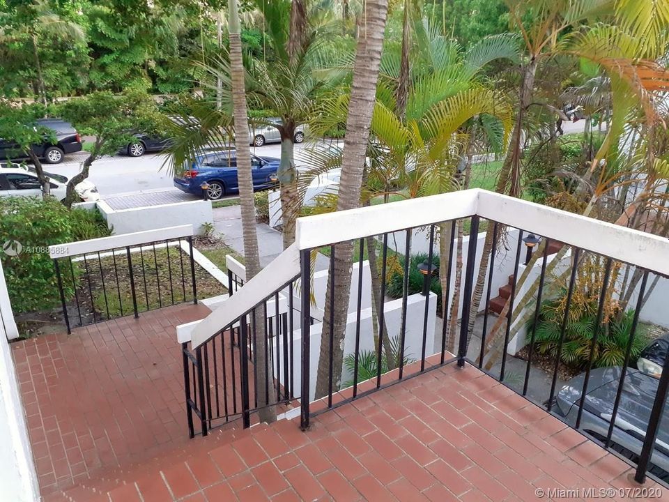 Recently Sold: $795,000 (2 beds, 2 baths, 1460 Square Feet)