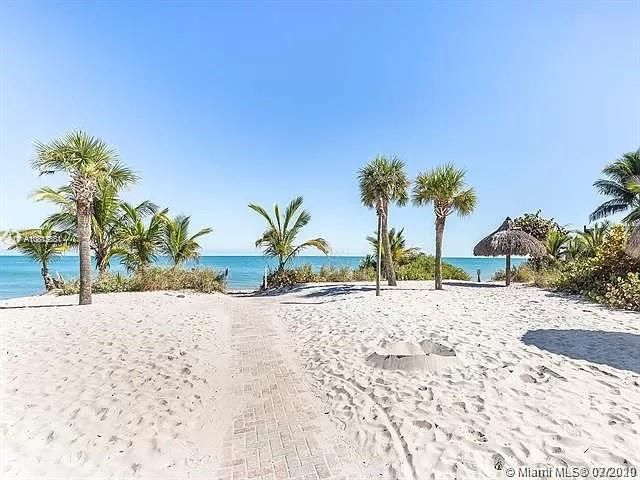 Recently Sold: $795,000 (2 beds, 2 baths, 1460 Square Feet)