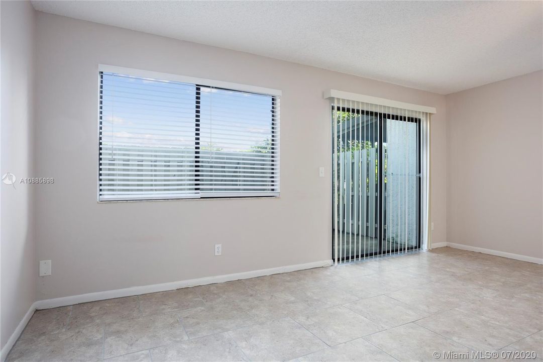 Recently Sold: $152,900 (2 beds, 2 baths, 1208 Square Feet)