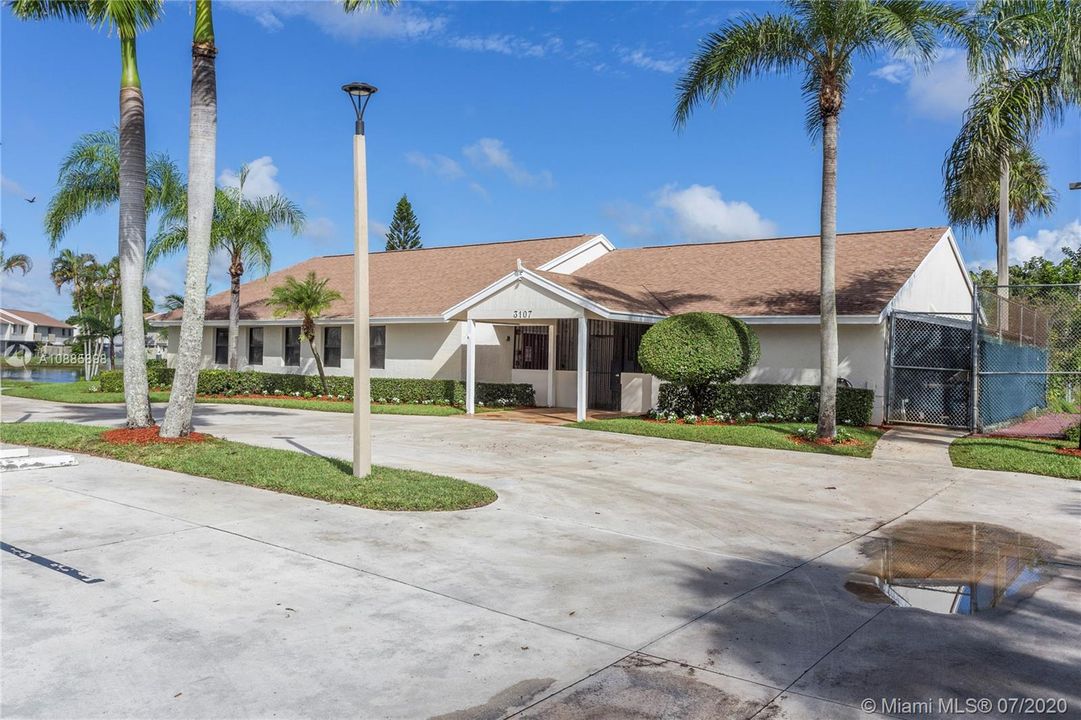 Recently Sold: $152,900 (2 beds, 2 baths, 1208 Square Feet)