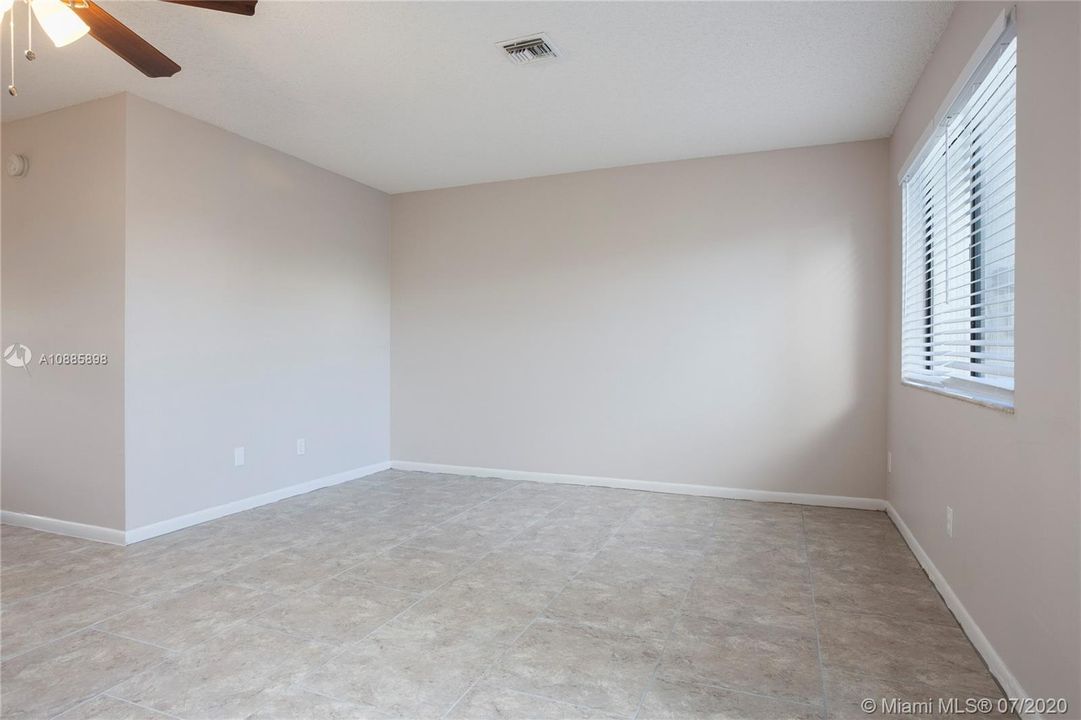 Recently Sold: $152,900 (2 beds, 2 baths, 1208 Square Feet)